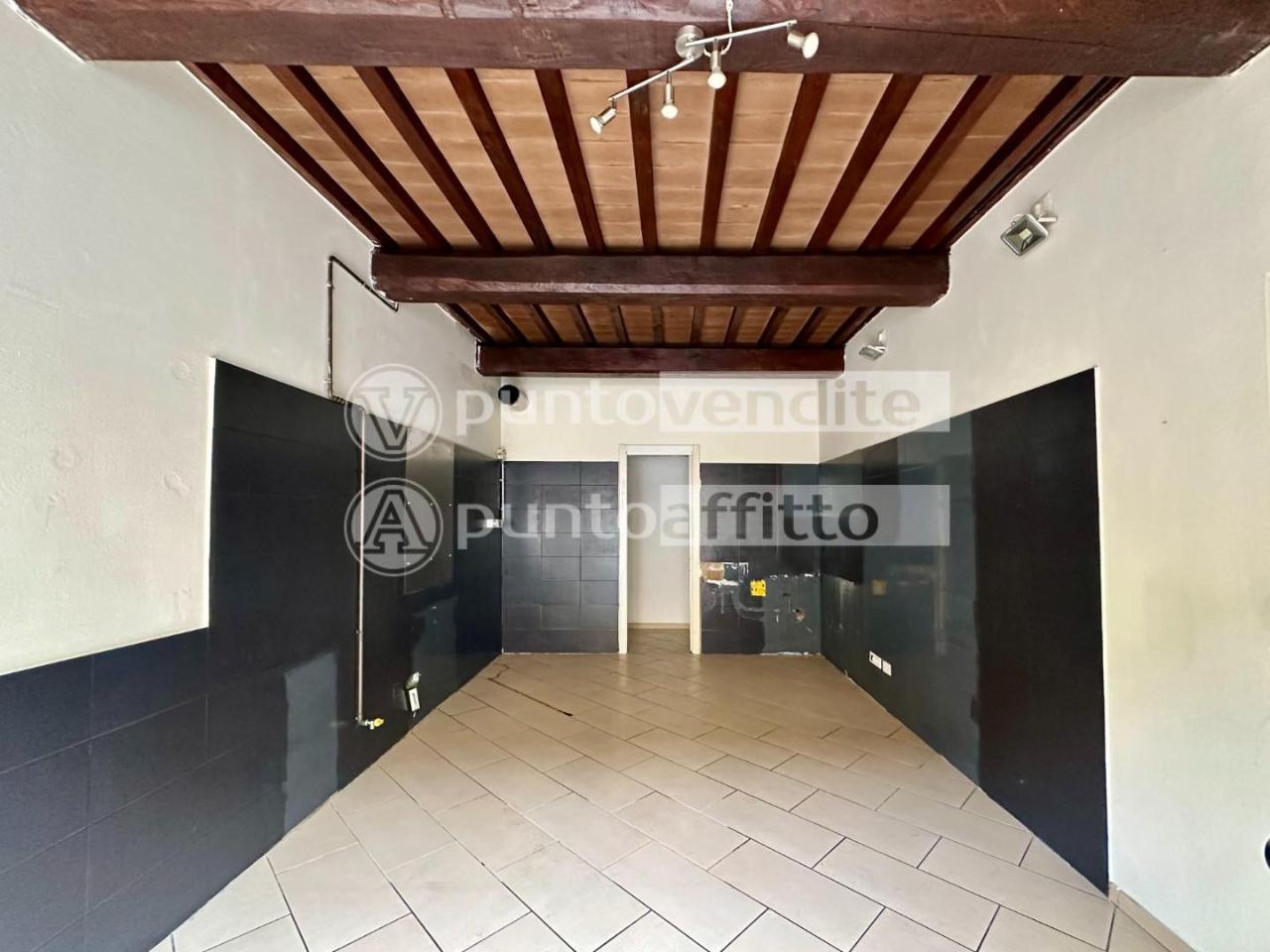 Negozio in Borgo Giannotti 131, Lucca, {3} - Foto 2