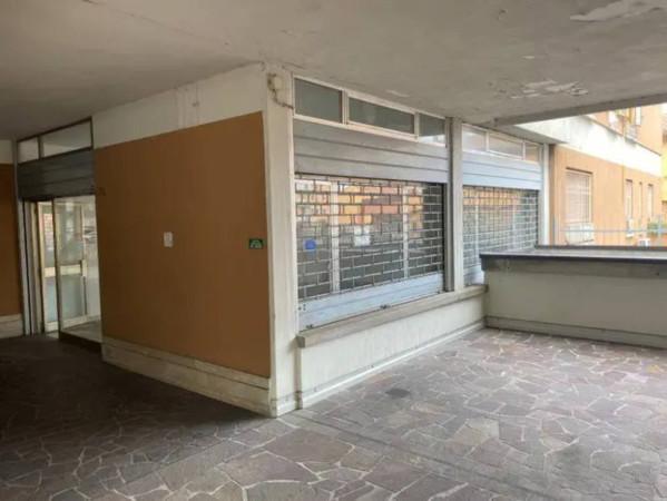 Negozio in Via Vittorino La Feltre, Mantova, {3} - Foto 1