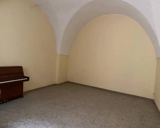 Negozio in Via Alcide De Gasperi, Gravina In Puglia, {3} - Foto 1