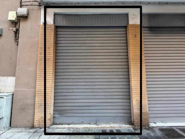 Negozio in Via Marchese di Montrone 54, Bari, {3} - Foto 2