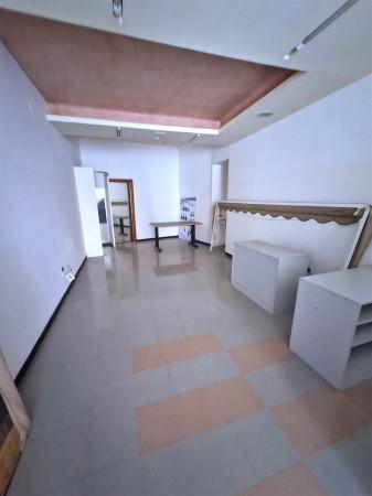 Negozio in Via Raffaello, Urbino, {3} - Foto 1