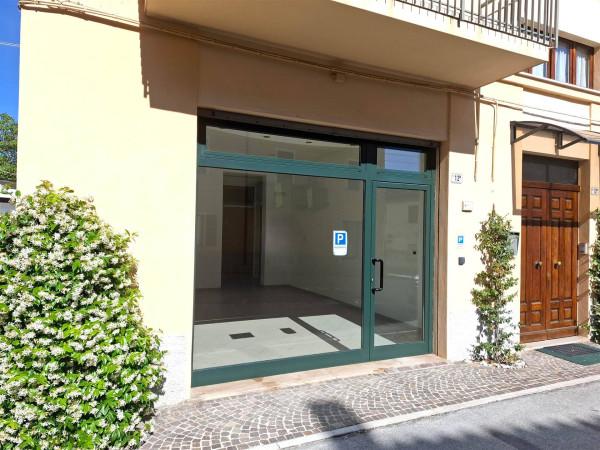 Negozio in Via Fratelli Kennedy 12/B, Fossombrone, {3} - Foto 2