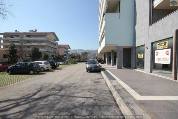 Magazzino in Via Sele 12, Montesilvano, {3} - Foto 1