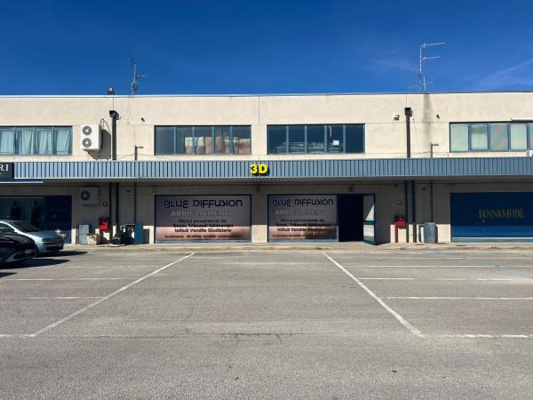 Capannone in Via Marino Turchi, Chieti, {3} - Foto 1