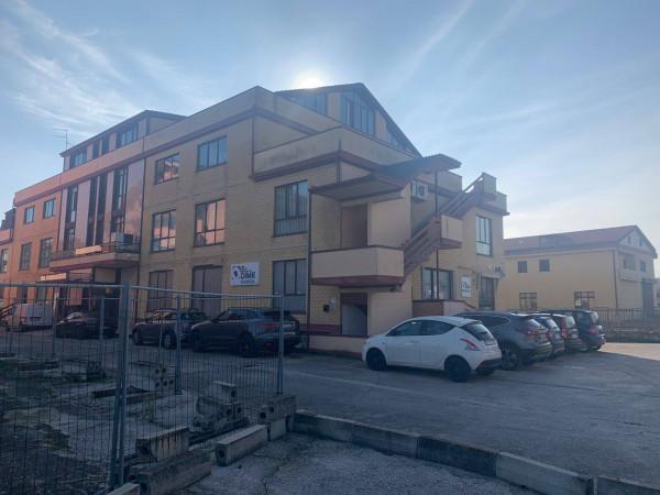 Capannone in Via Aterno 9, San Giovanni Teatino, {3} - Foto 1