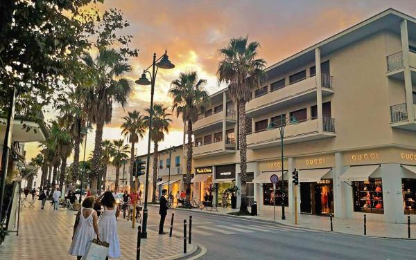 Ristorante in Via G. Spinetti 19, Forte Dei Marmi, {3} - Foto 1