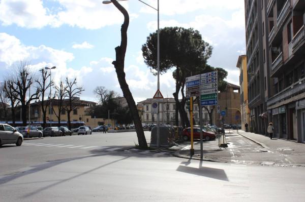 Negozio in Piazzale della Porta al Prato 41, Firenze, {3} - Foto 1