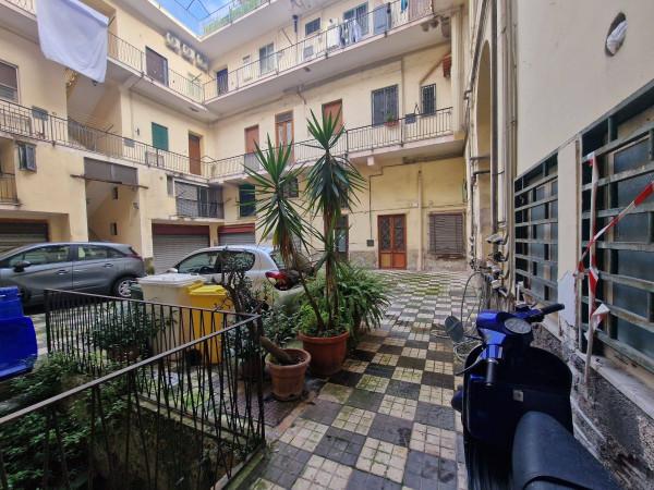 Negozio in Via Vittorio Veneto, Torre Annunziata, {3} - Foto 2