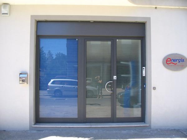 Negozio in Via Adige, Latina, {3} - Foto 1