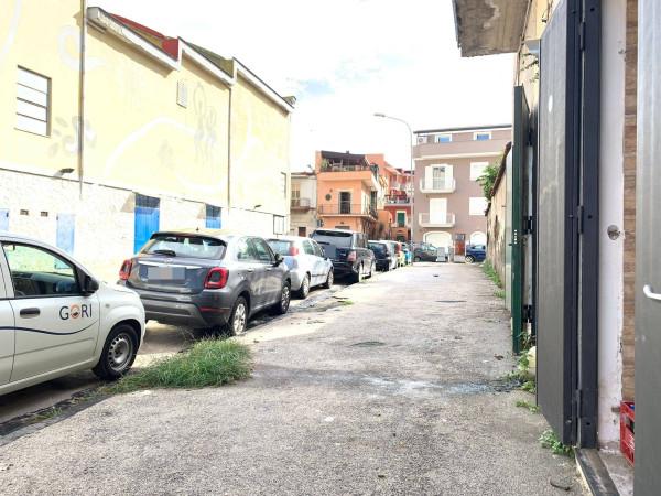 Negozio in Via Pisa, Pomigliano D'Arco, {3} - Foto 2