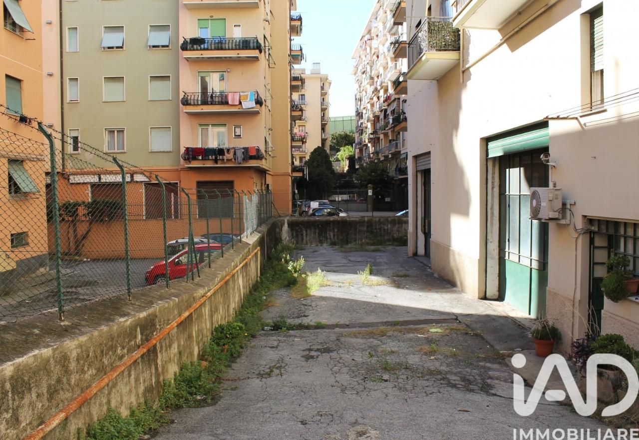 Negozio in Via Pierino Negrotto Cambiaso 2r, Genova, {3} - Foto 2