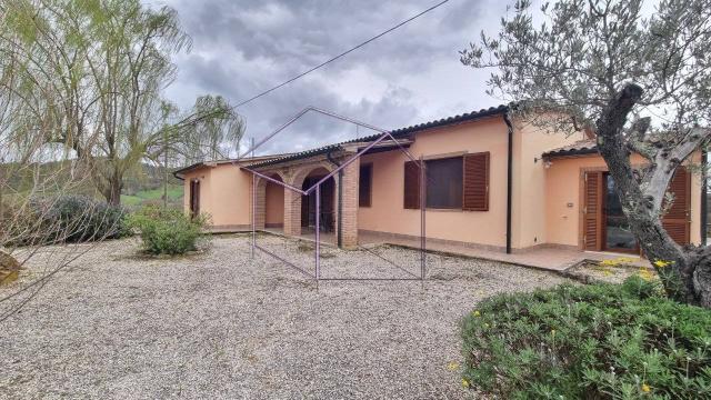 Country house or cottage in Strada Provinciale Follonata, Manciano - Photo 1