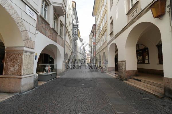 Negozio in Via dei Portici 39, Bolzano, {3} - Foto 2