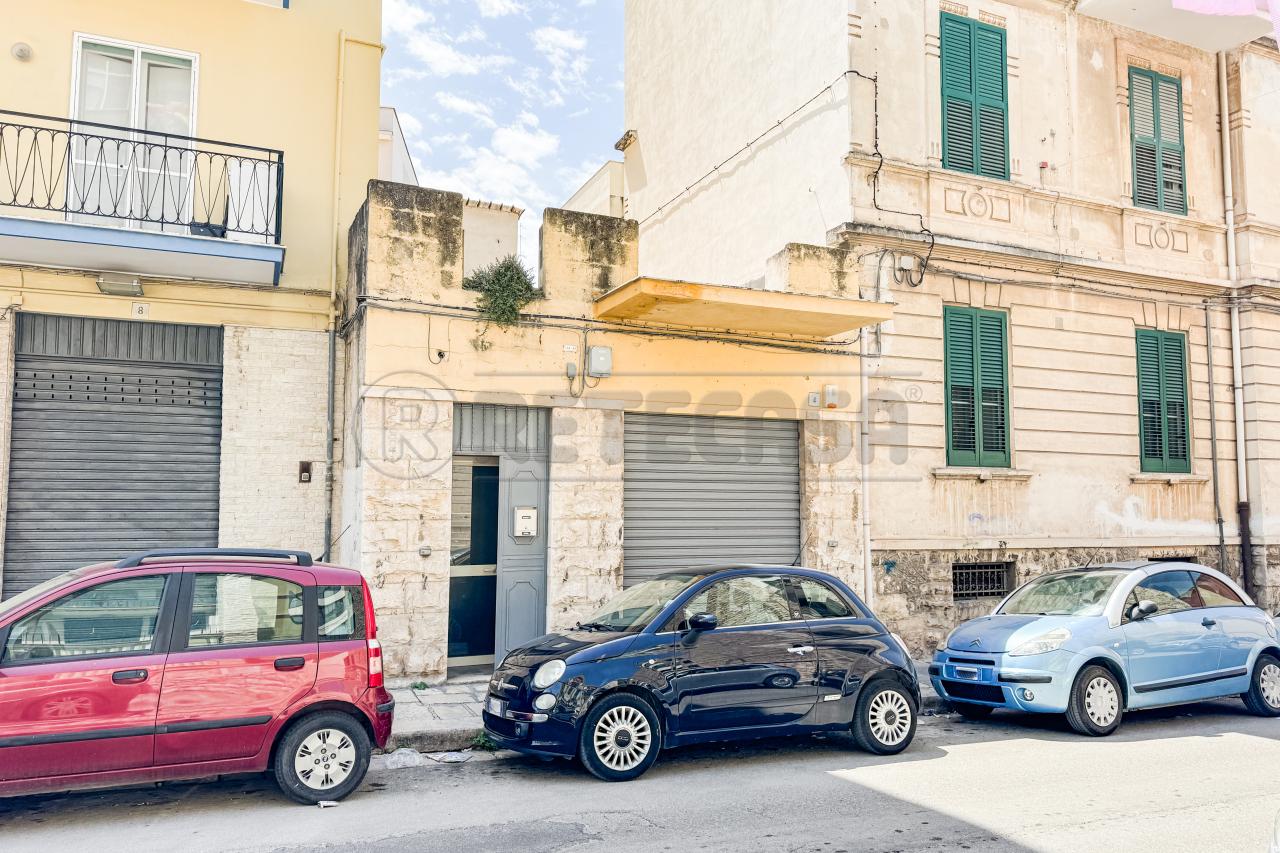 Palazzina commerciale in Via Pio X  4, Bisceglie, {3} - Foto 1