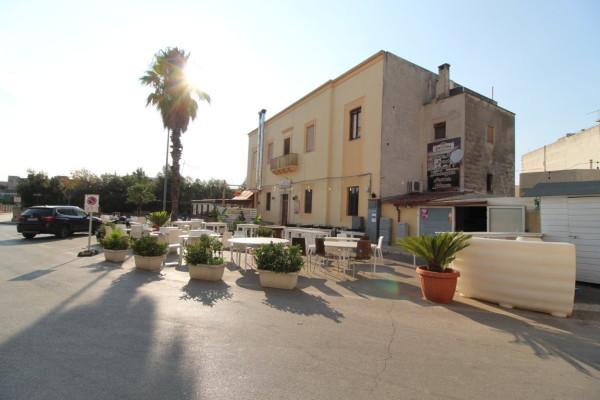 Ristorante in Piazza Ostillo 1, Villa Castelli, {3} - Foto 1