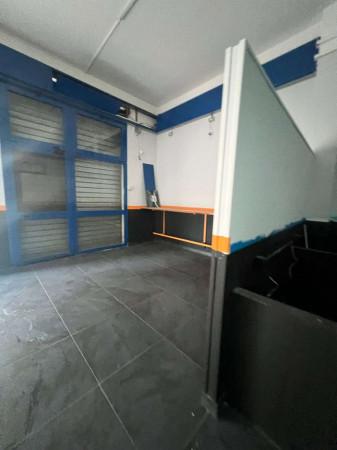 Negozio in Via Corso Umberto Snc, Scisciano, {3} - Foto 2