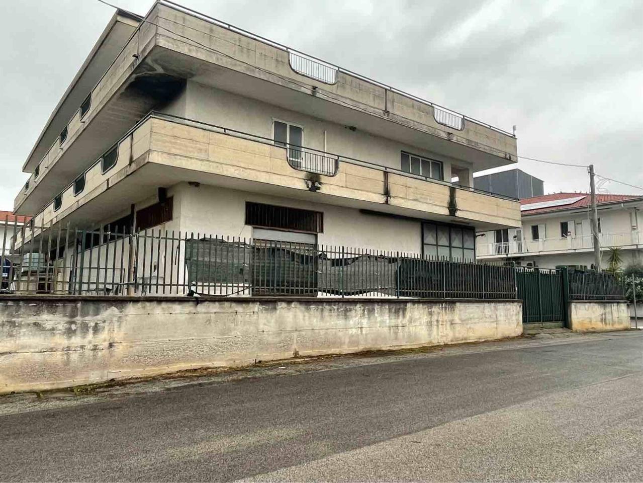 Laboratorio in Via d'Aiutolo, Montecorvino Rovella, {3} - Foto 1