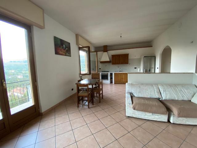 4-room flat, Urbe - Photo 1