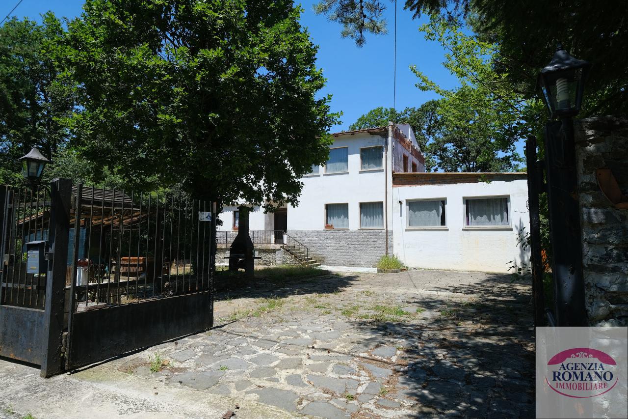 Villa in vendita a Pareto
