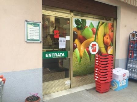 Alimentari in vendita a Urbe