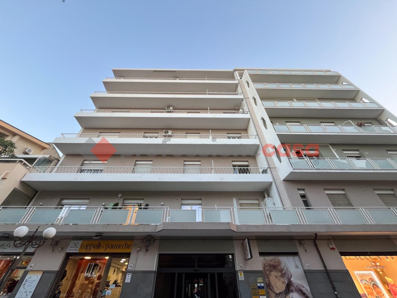 Ufficio in Via Giosuè Carducci 72, Barcellona Pozzo Di Gotto, {3} - Foto 1