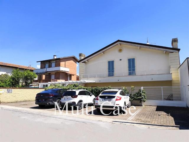 Villa a schiera in Via delle Azalee 5, Camaiore - Foto 1