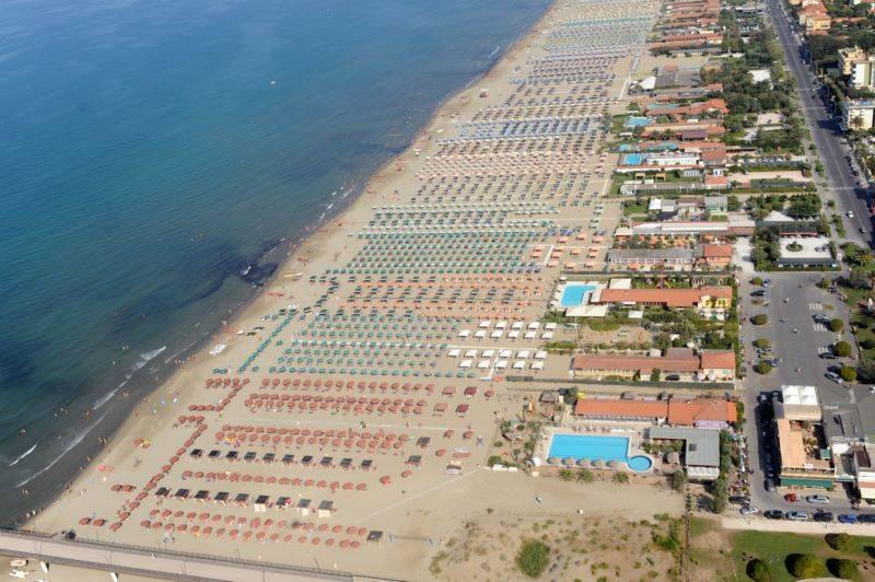 Stabilimento balneare in , Pietrasanta, {3} - Foto 1
