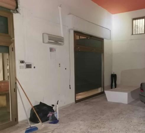 Negozio in Via Galeazzo di Tarsia, Catanzaro, {3} - Foto 1