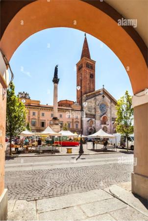 Negozio in Piazza Duomo, Piacenza, {3} - Foto 2