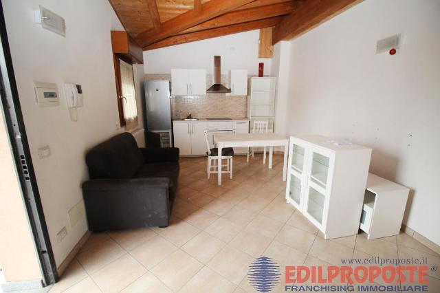 2-room flat in Via dei Caduti, Misinto - Photo 1