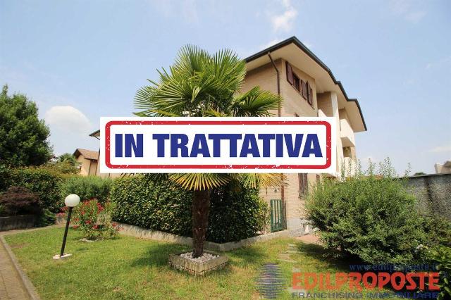 3-room flat in Via Sant'Antonio, Lazzate - Photo 1