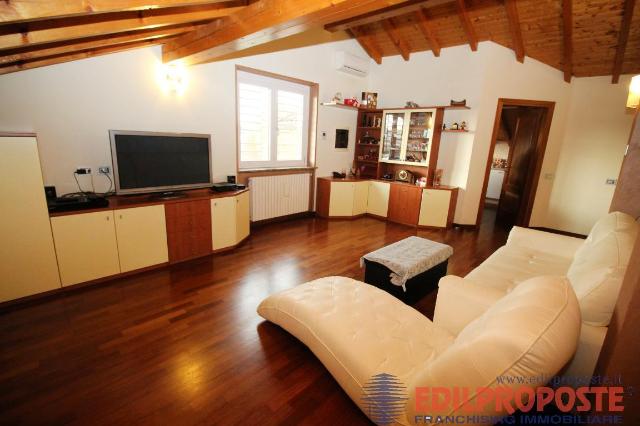 3-room flat in Via G. di Vittorio, Lazzate - Photo 1