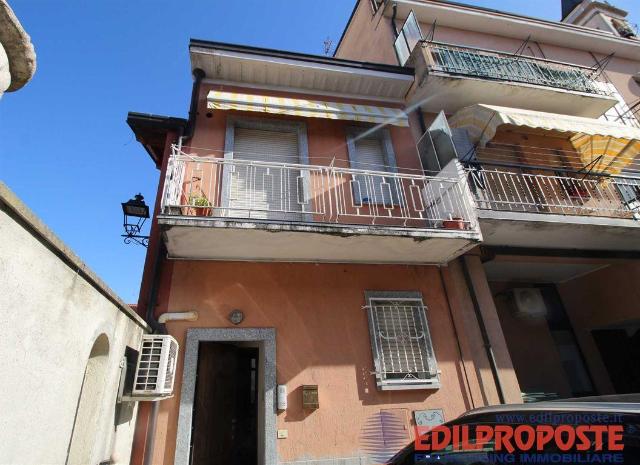 2-room flat in Via Volta, Lazzate - Photo 1