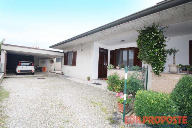 Two-family villa in Via Rimembranze, Lazzate - Photo 1