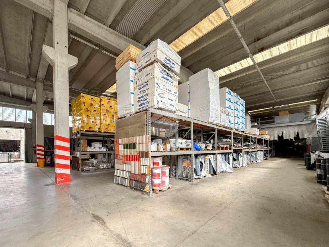 Negozio in Via Enzoferrari 1, Fara Olivana Con Sola, {3} - Foto 1
