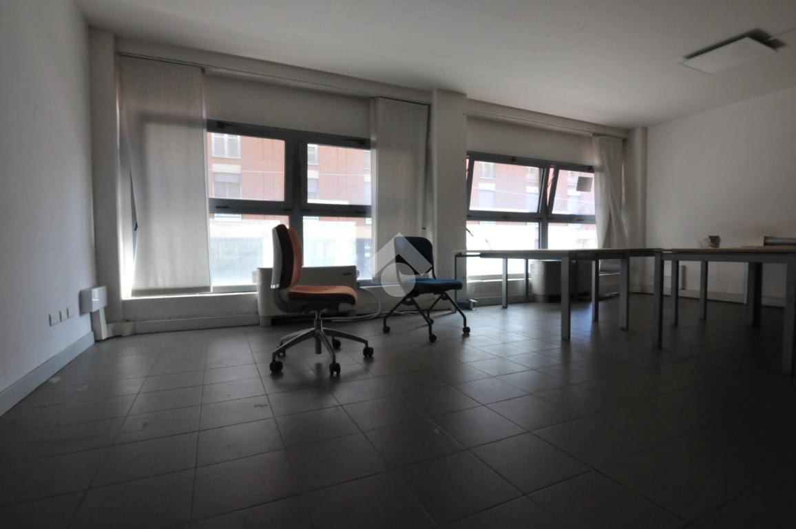 Ufficio in Via Riva di Reno 65, Bologna, {3} - Foto 1