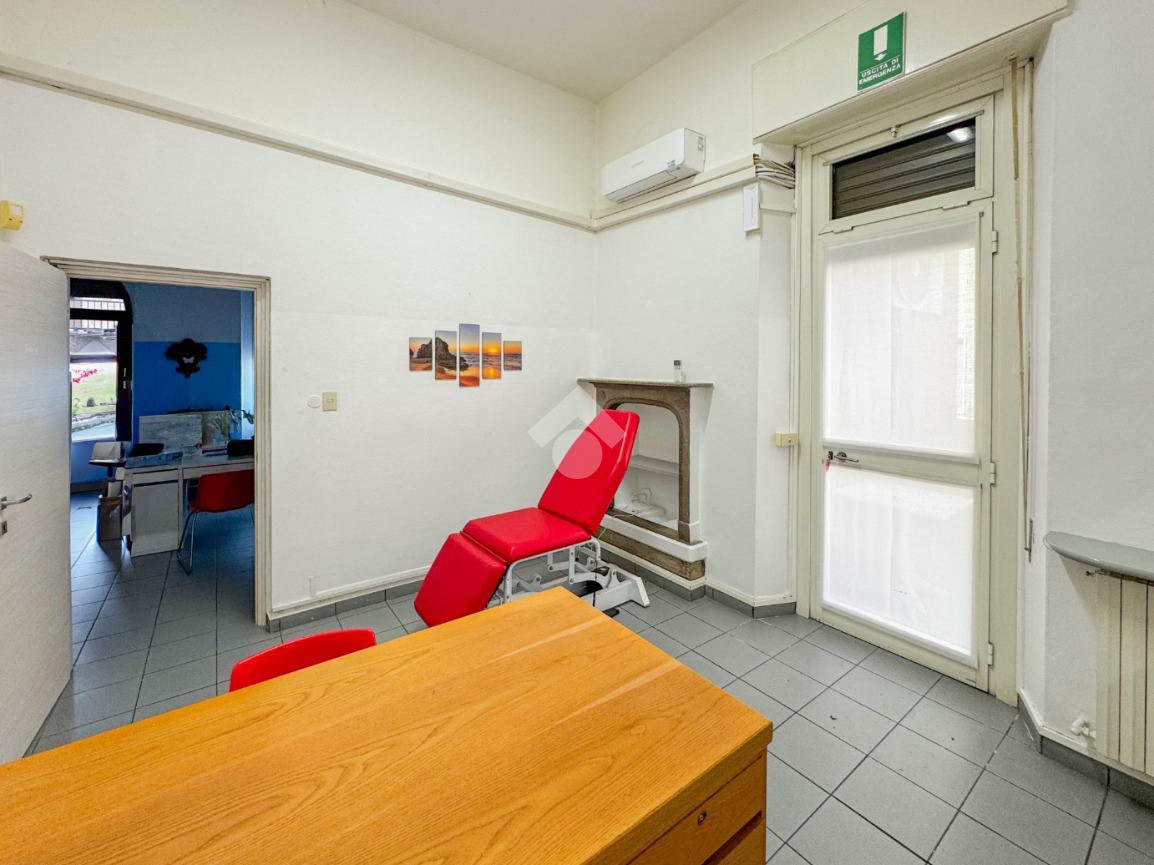 Ufficio in Via Francesco Petrarca 11, Lecco, {3} - Foto 1