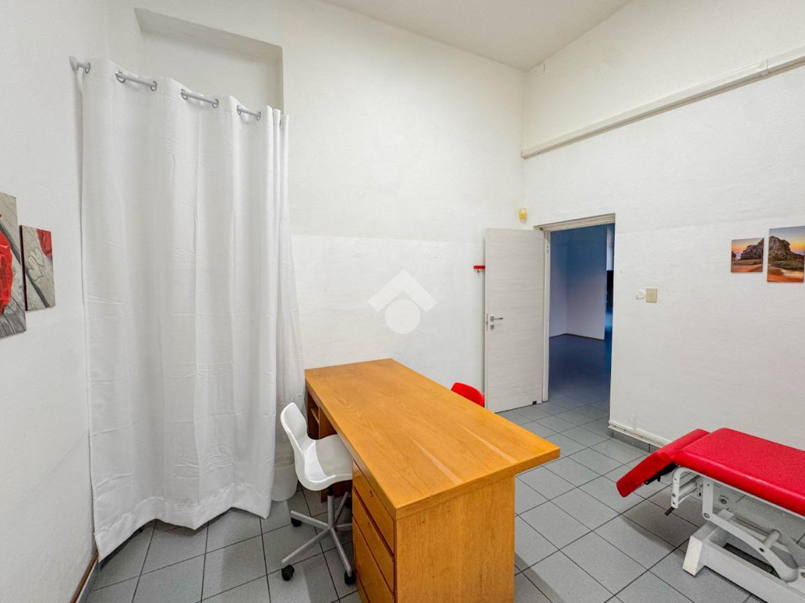 Ufficio in Via Francesco Petrarca 11, Lecco, {3} - Foto 1