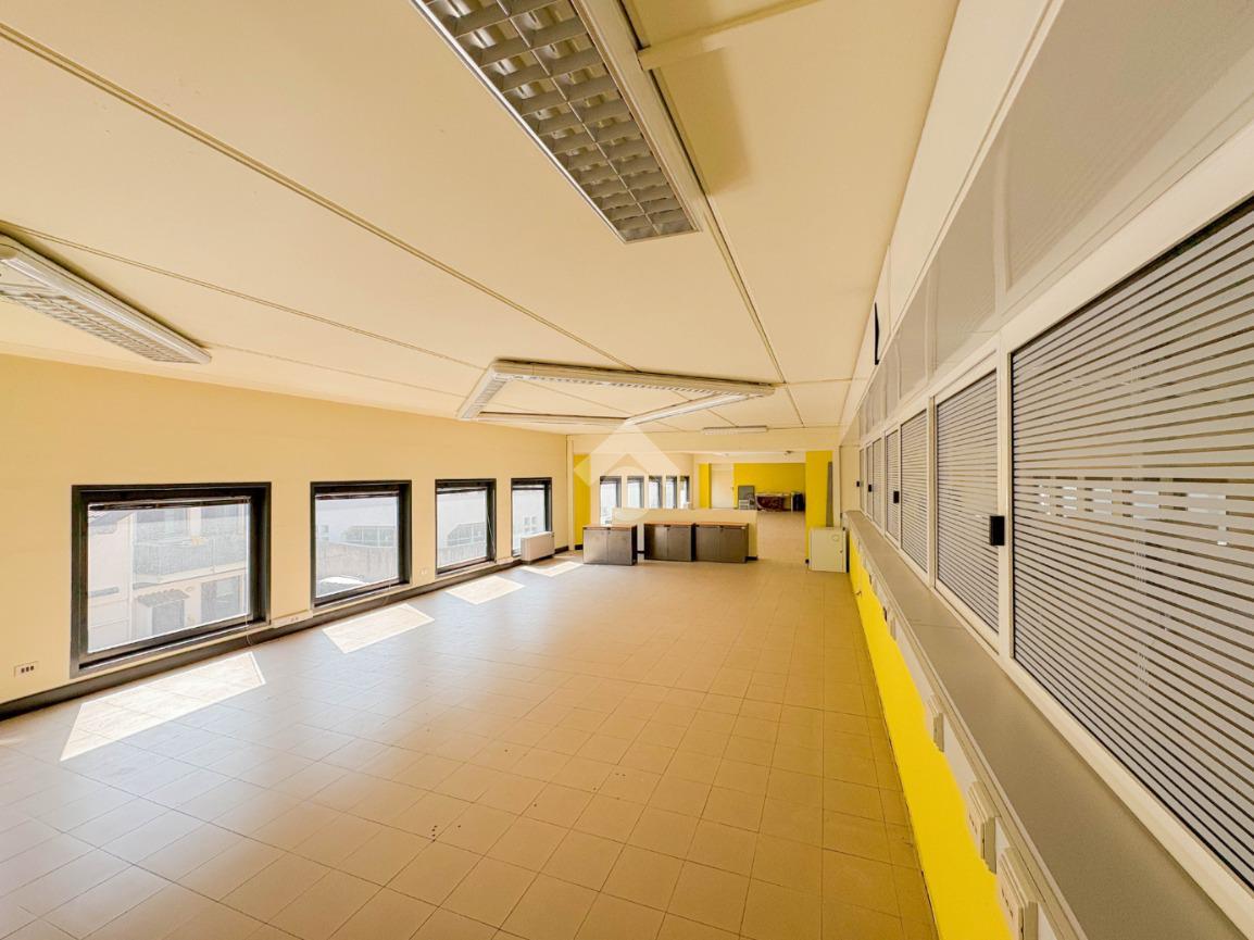 Ufficio in Corso Emanuele Filiberto, Lecco, {3} - Foto 1