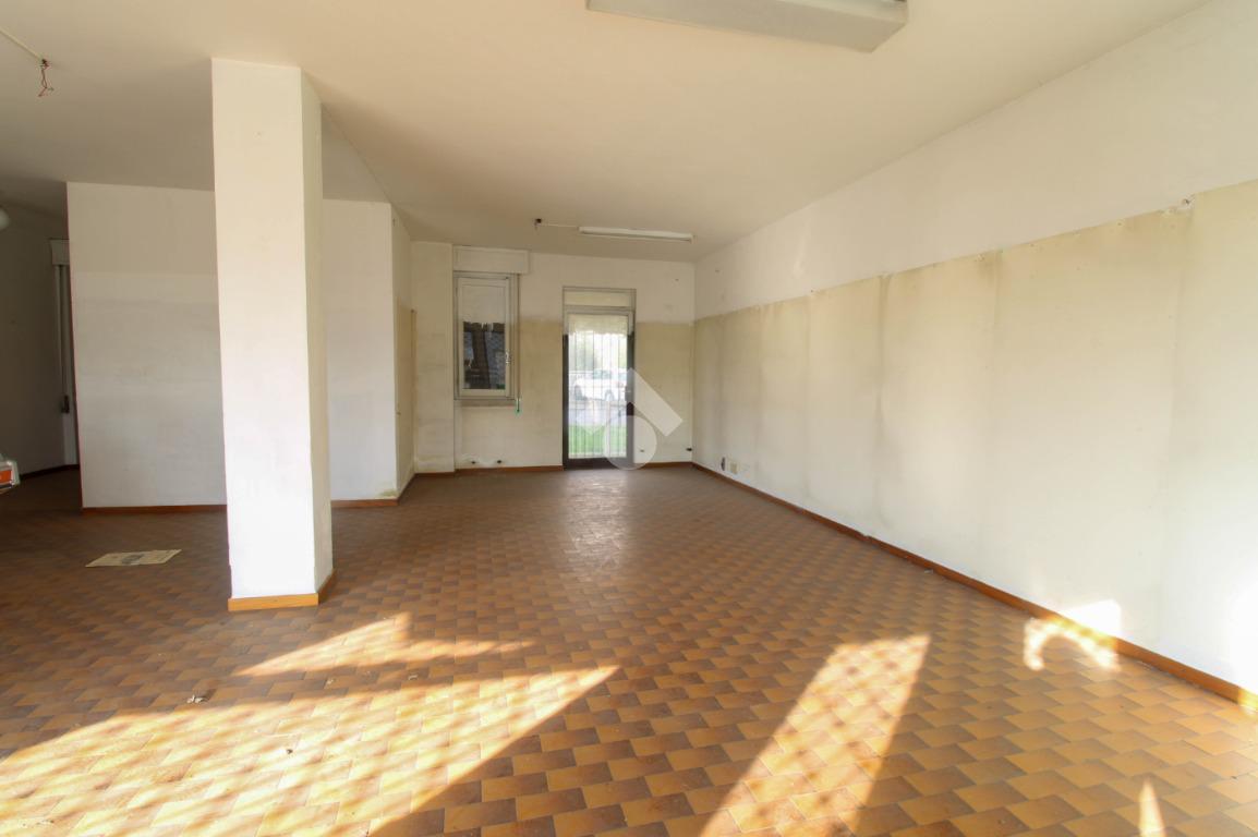 Negozio in Via Preguda 141, Valmadrera, {3} - Foto 2