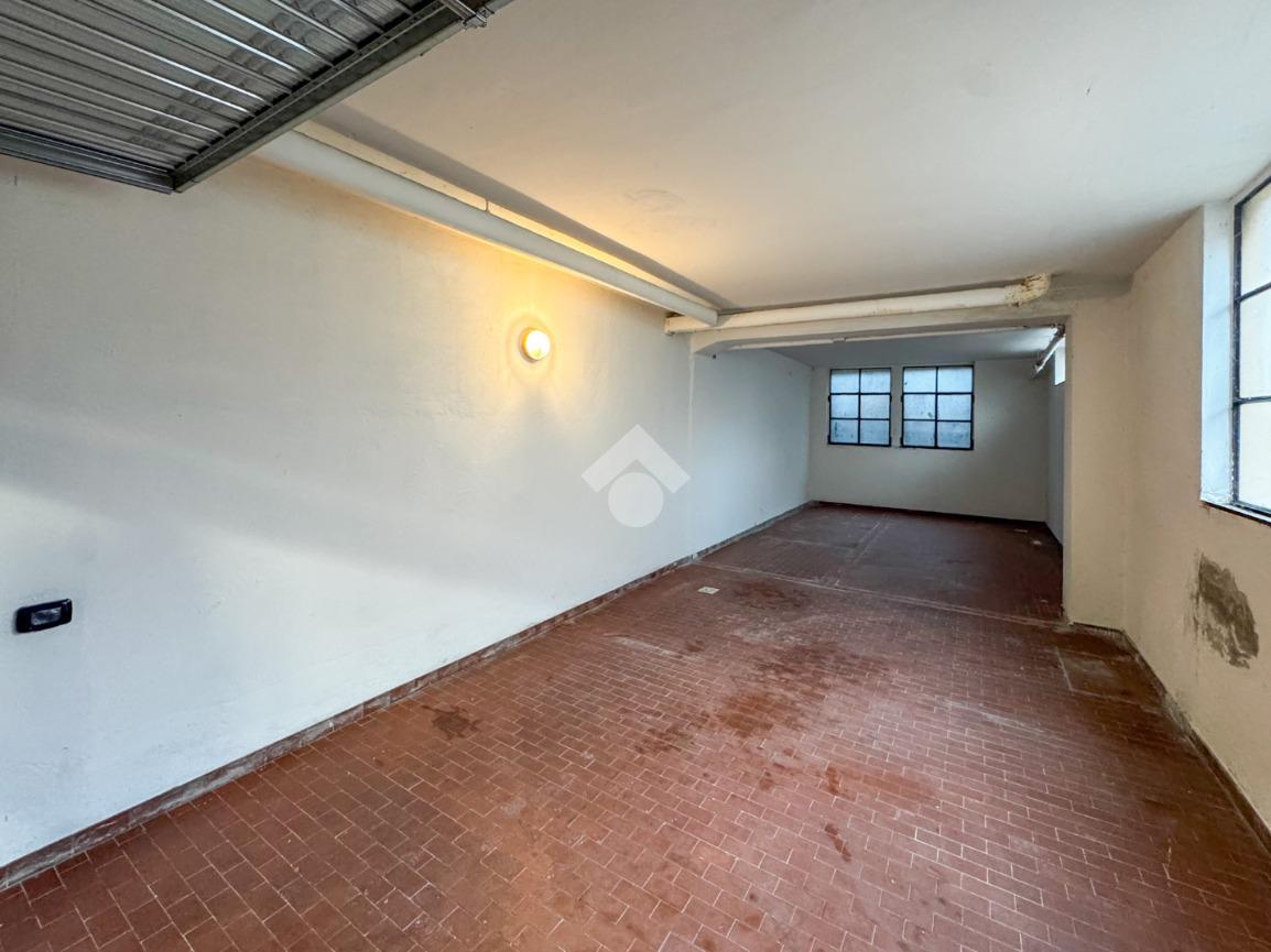 Magazzino in Via Statale 1157, Garlate, {3} - Foto 1