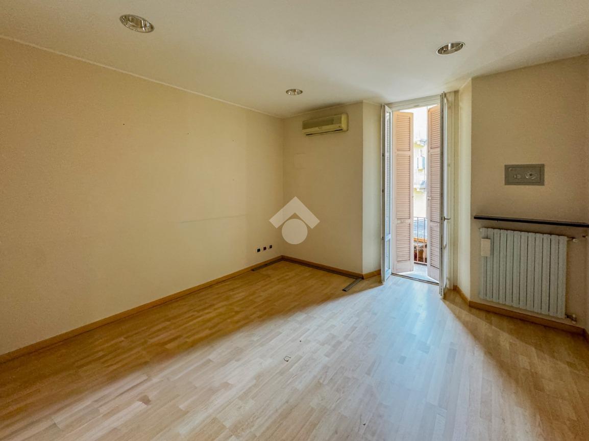 Ufficio in Viale Dante Alighieri 43, Lecco, {3} - Foto 1