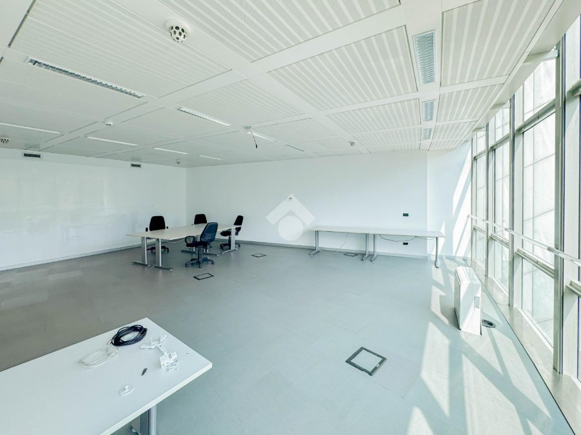 Ufficio in Largo Caleotto 10, Lecco, {3} - Foto 1