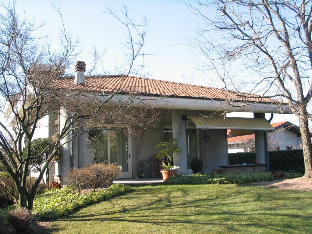 Villa bifamiliare in vendita a Fagnano Olona