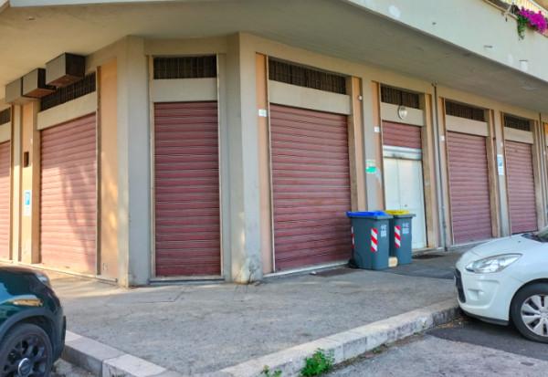 Negozio in Via Giuseppe di Vittorio, Terni, {3} - Foto 1