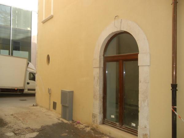 Negozio in Via delle Bone Novelle, L'Aquila, {3} - Foto 2