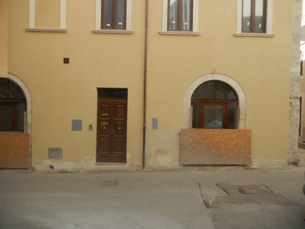 Negozio in Via delle Bone Novelle, L'Aquila, {3} - Foto 1