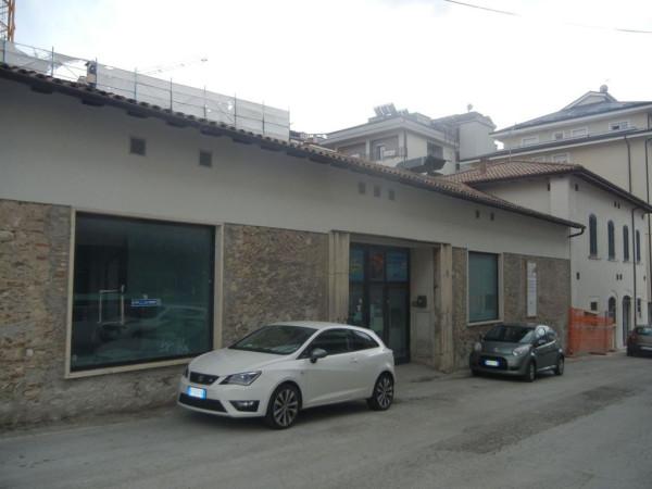 Negozio in Viale Nicolò Persichetti 28, L'Aquila, {3} - Foto 1