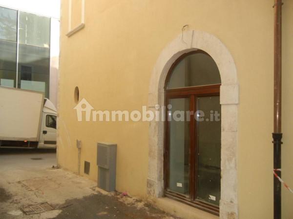Negozio in Via dell'Arcivescovado, L'Aquila, {3} - Foto 2