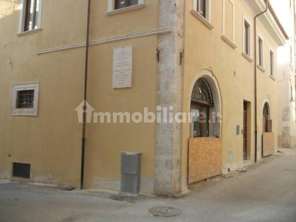 Negozio in Via dell'Arcivescovado, L'Aquila, {3} - Foto 1